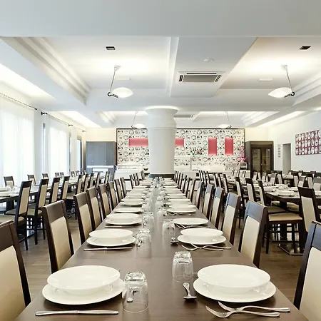 Stanchini ベラーリア・イジェア・マリーナ